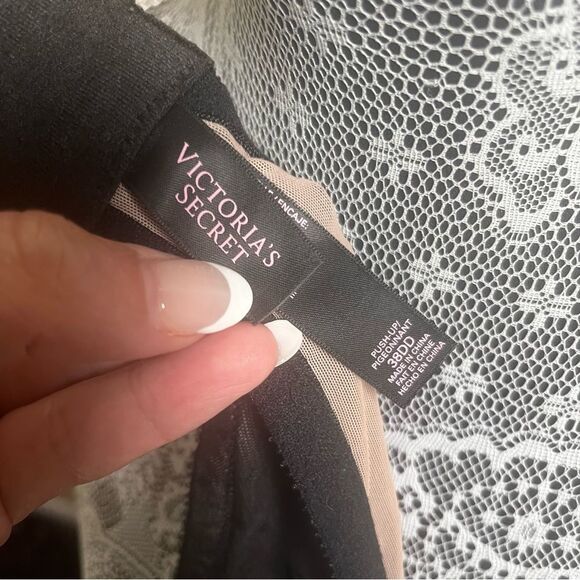 Victoria's Secret Push-Up Bra Sequins Lace Black Sz 38DD - Picture 8 of 8